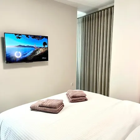 Iris Ii Λειβαδιά